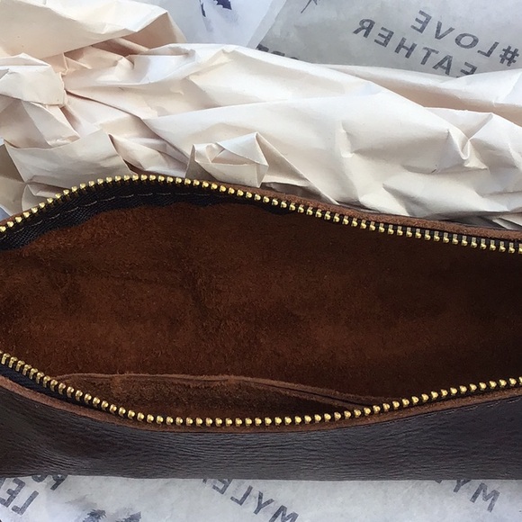 Portland Leather Canoe Pouch - Picture 5 of 5